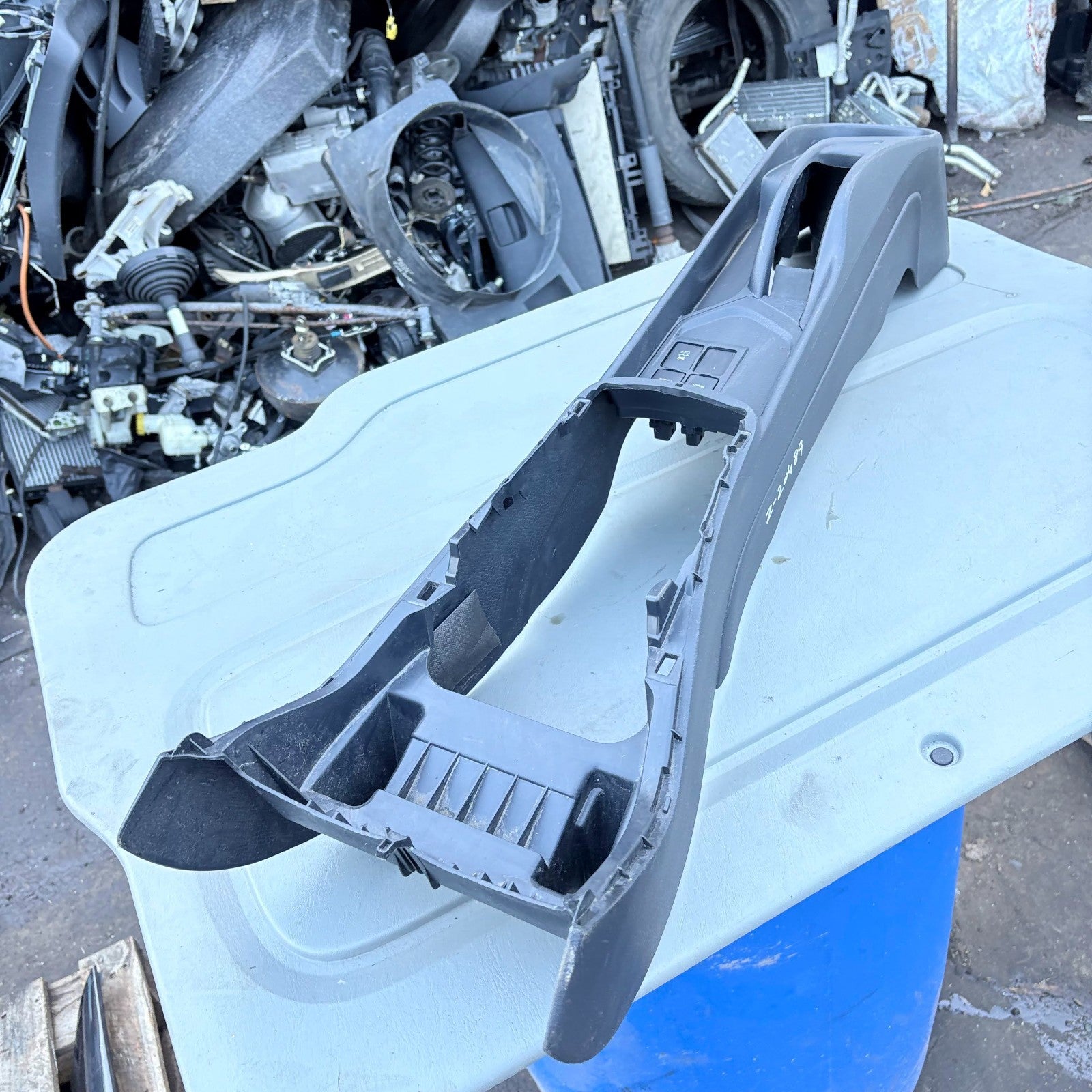 TOYOTA YARIS MK3 XP130 2011-2019 CENTRE CONSOLE CUP HOLDER 589100D290