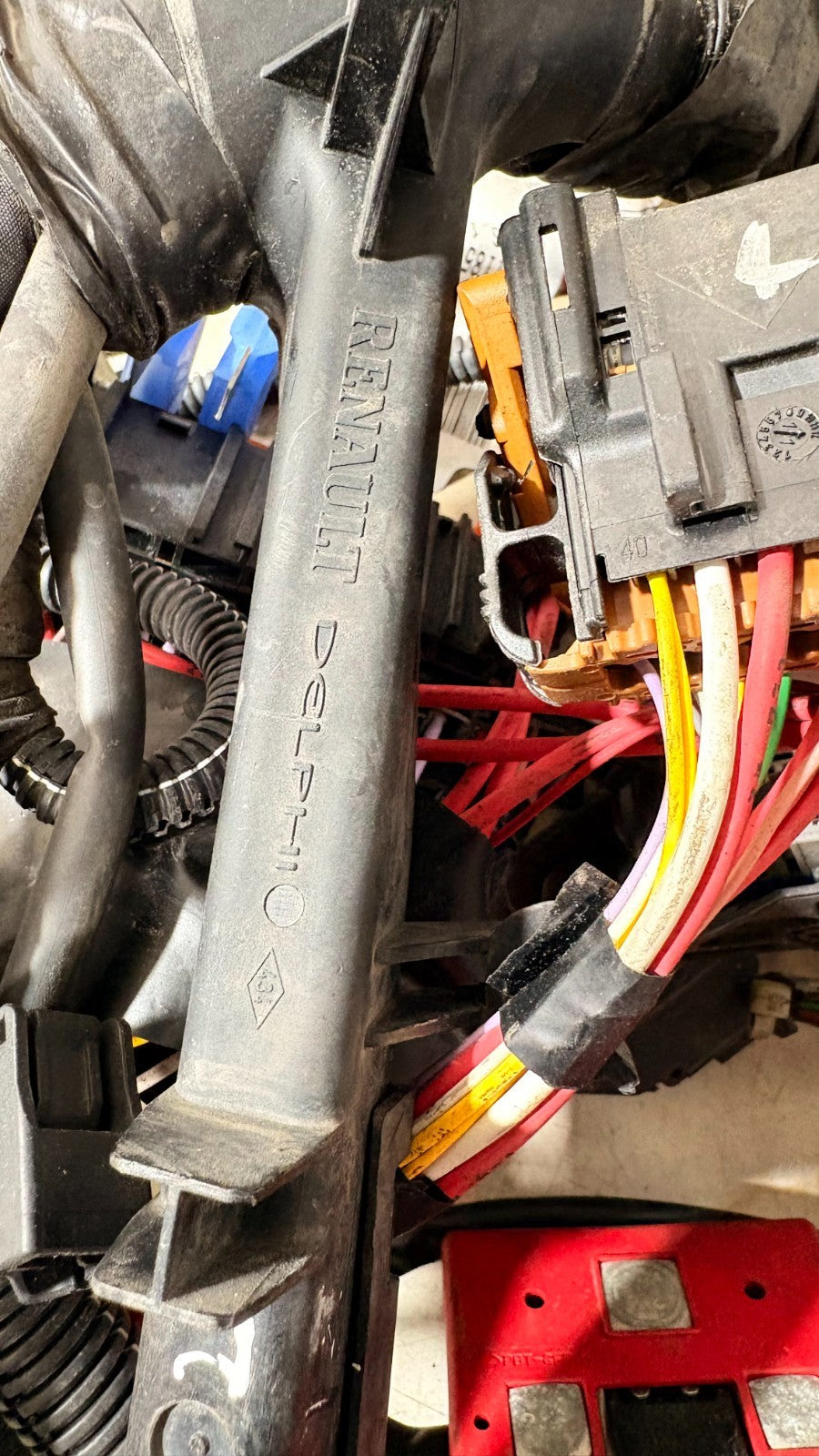 RENAULT TWINGO MK2 ENGINE WIRING LOOM 240118540R 2012