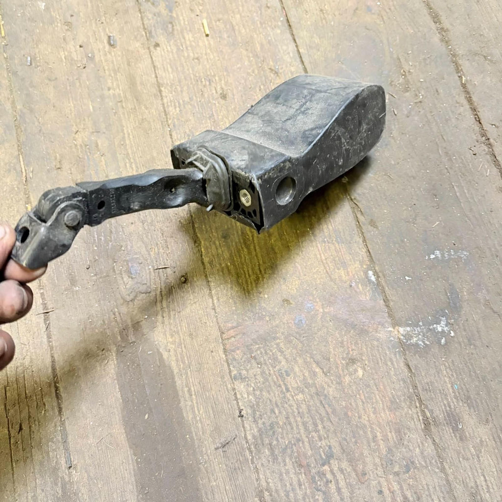 SKODA Fabia Mk2 Tdi 2011 DOOR CHECK STRAP DRIVER REAR RIGHT SIDE