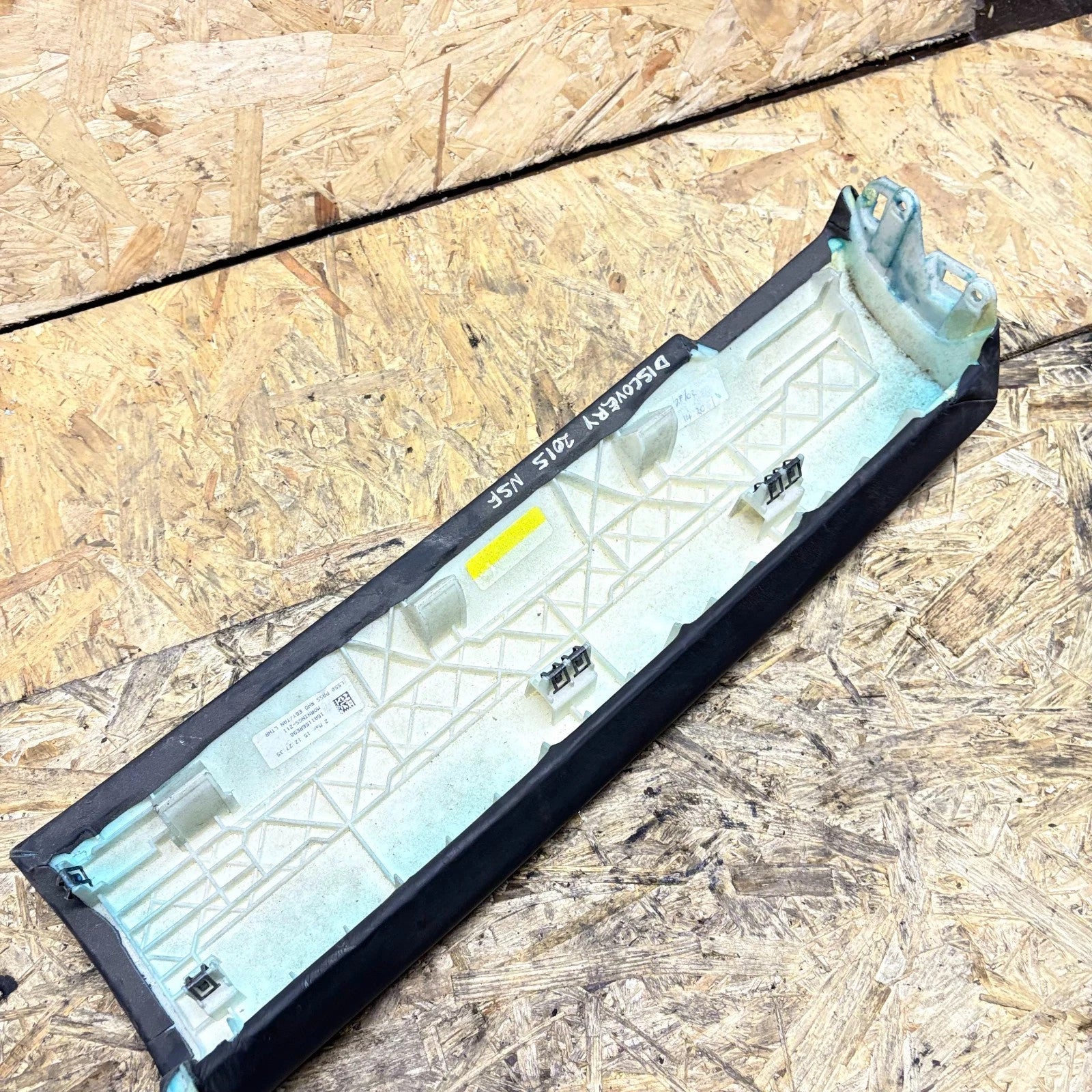 20092016 Land Rover Discovery Left Front Passenger Armrest
