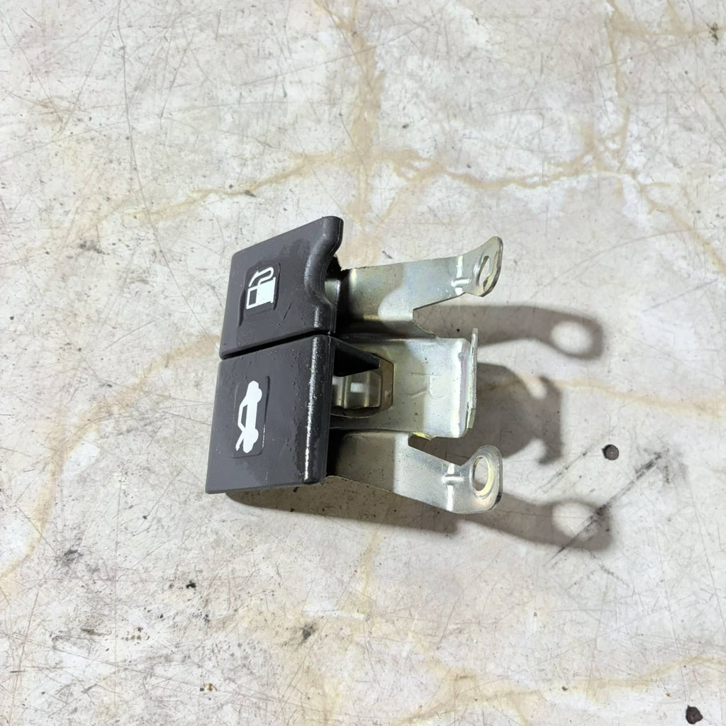 NISSAN JUKE 1.2T FUEL FLAP AND BONNET RELEASE HANDLE 153896821292