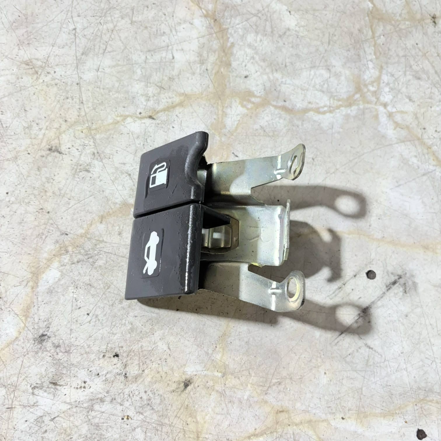 NISSAN JUKE 1.2T FUEL FLAP AND BONNET RELEASE HANDLE 153896821292