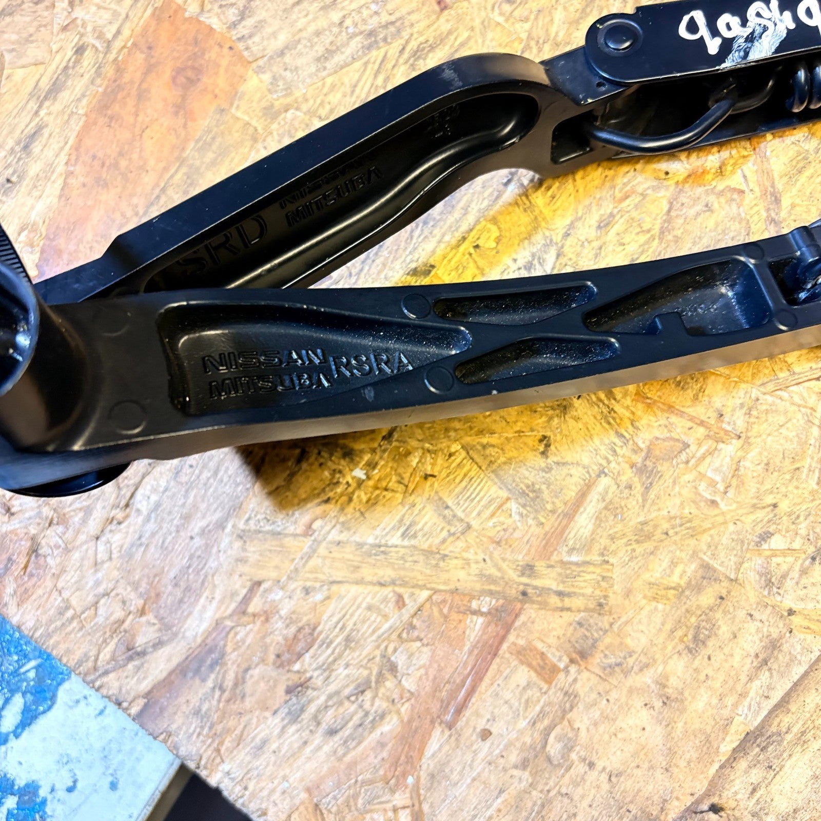 NISSAN QASHQAI 2019 RIGHT FRONT WIPER ARM 5 DOOR HATCH