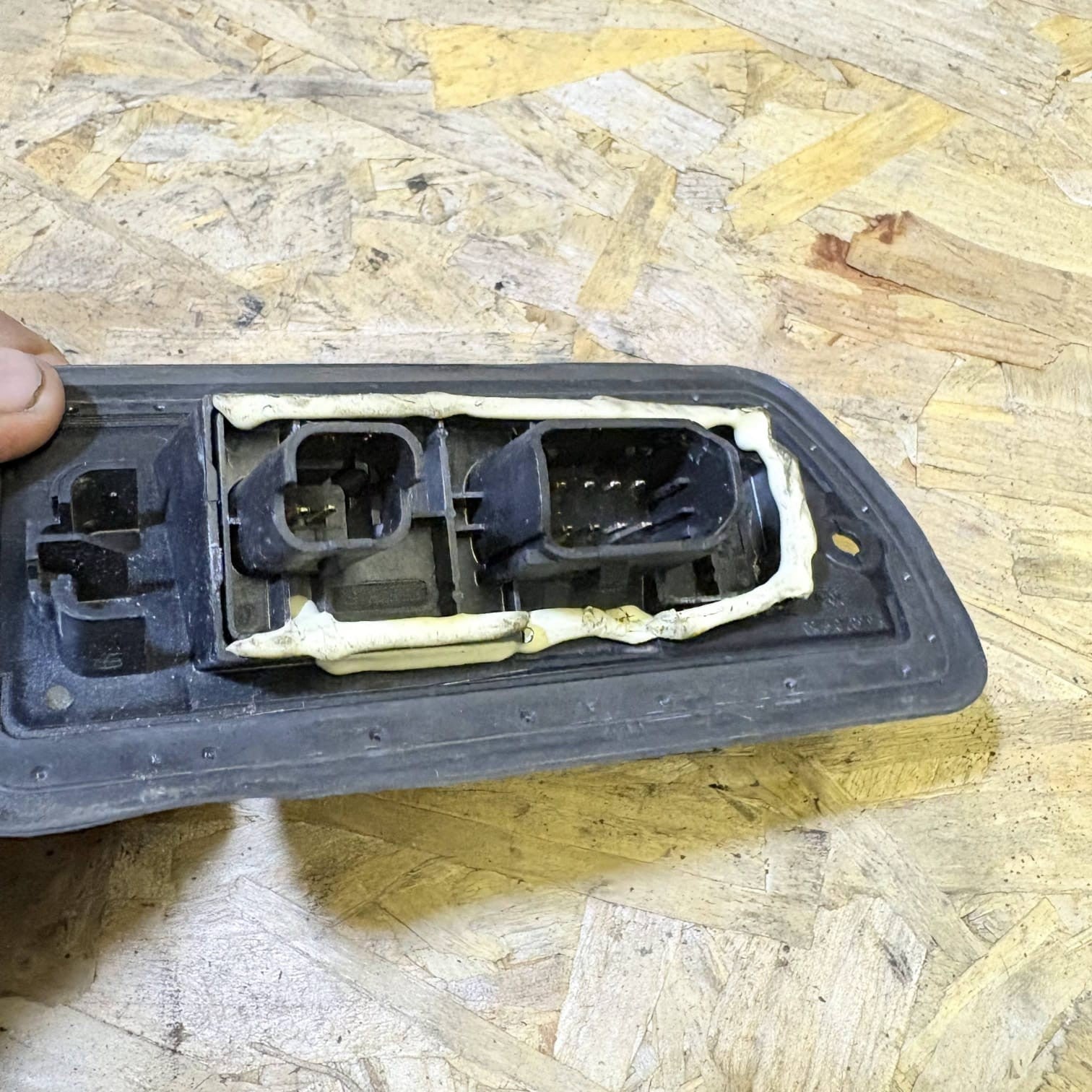 9659128380 switch Peugeot 1007 Sport 2005 1850071 Driver Front Door Power Point