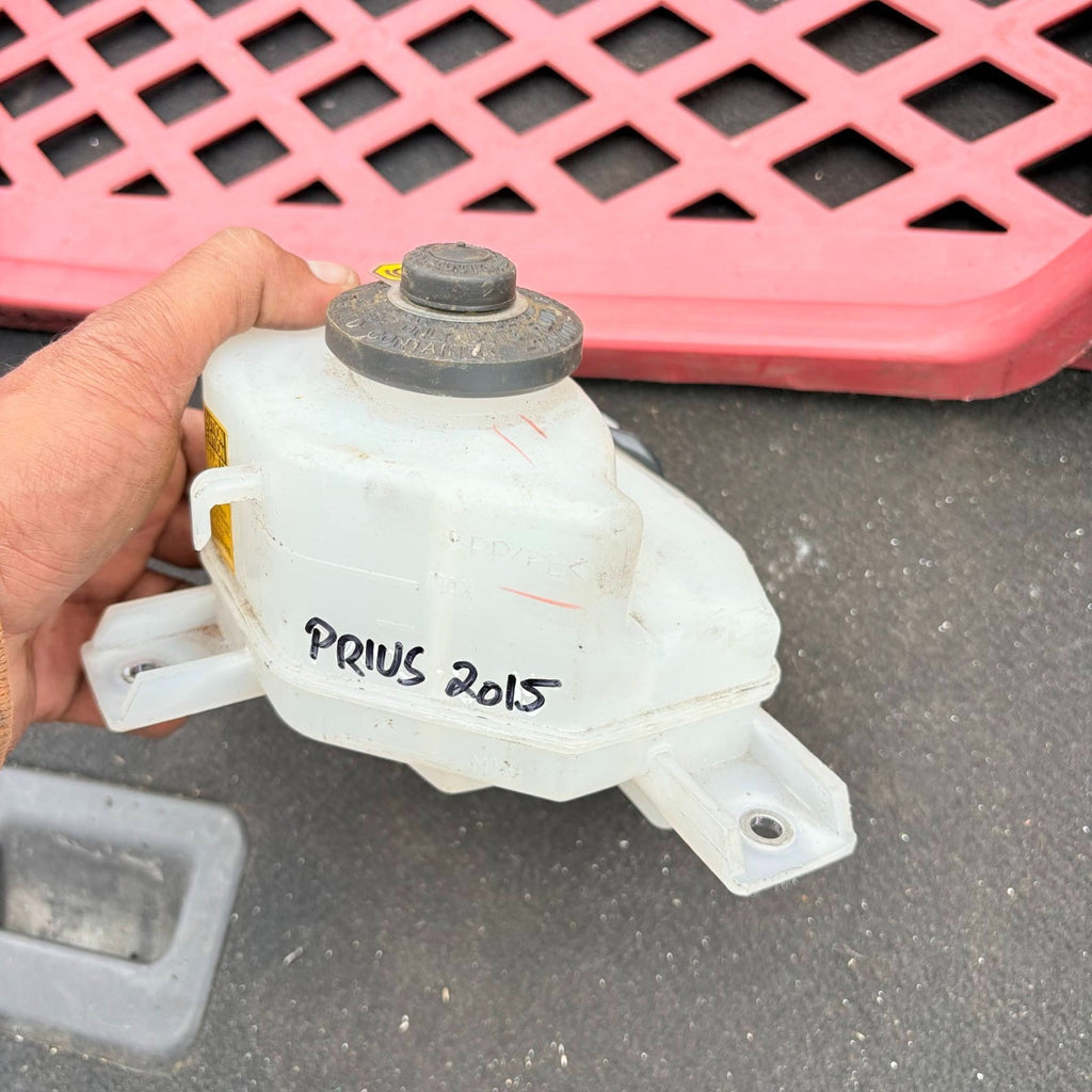 TOYOTA Prius 4 generation (XW50) (2015-2023) Expansion Tank