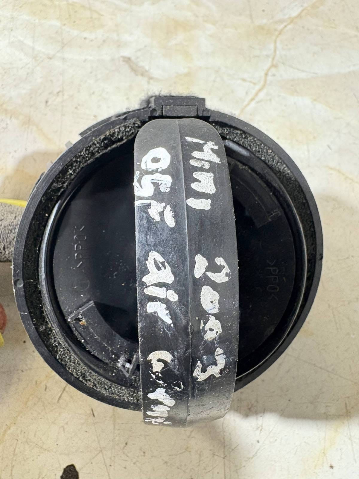 MINI COOPER DASH BOARD AIR VENT 680088706