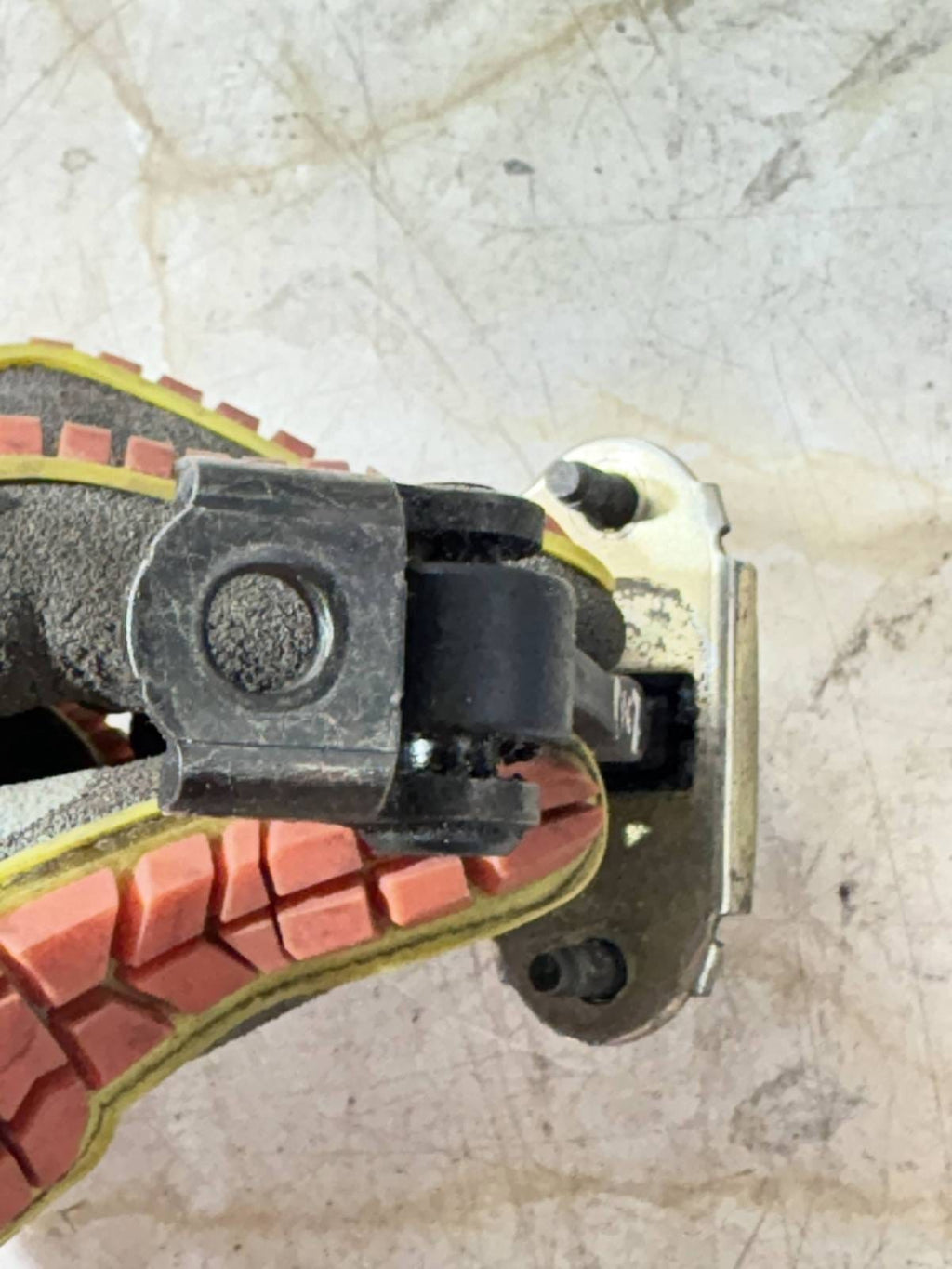 FORD Focus DOOR CHECK STRAP PASSENGER SIDE XS4A-A27200