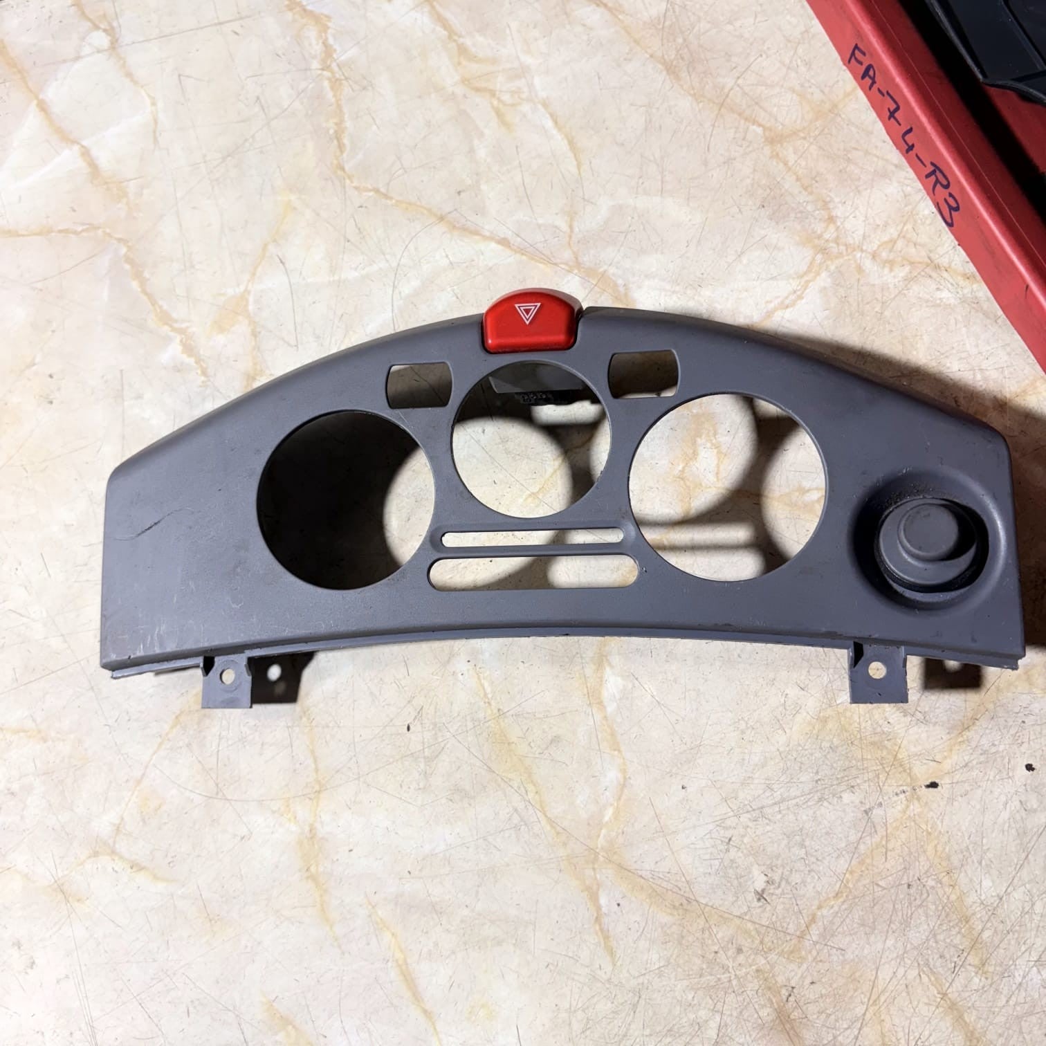 NISSAN MICRA K12 03-10 HEATER CONTROL SURROUND PANEL & HAZARD SWITCH 27570AX000