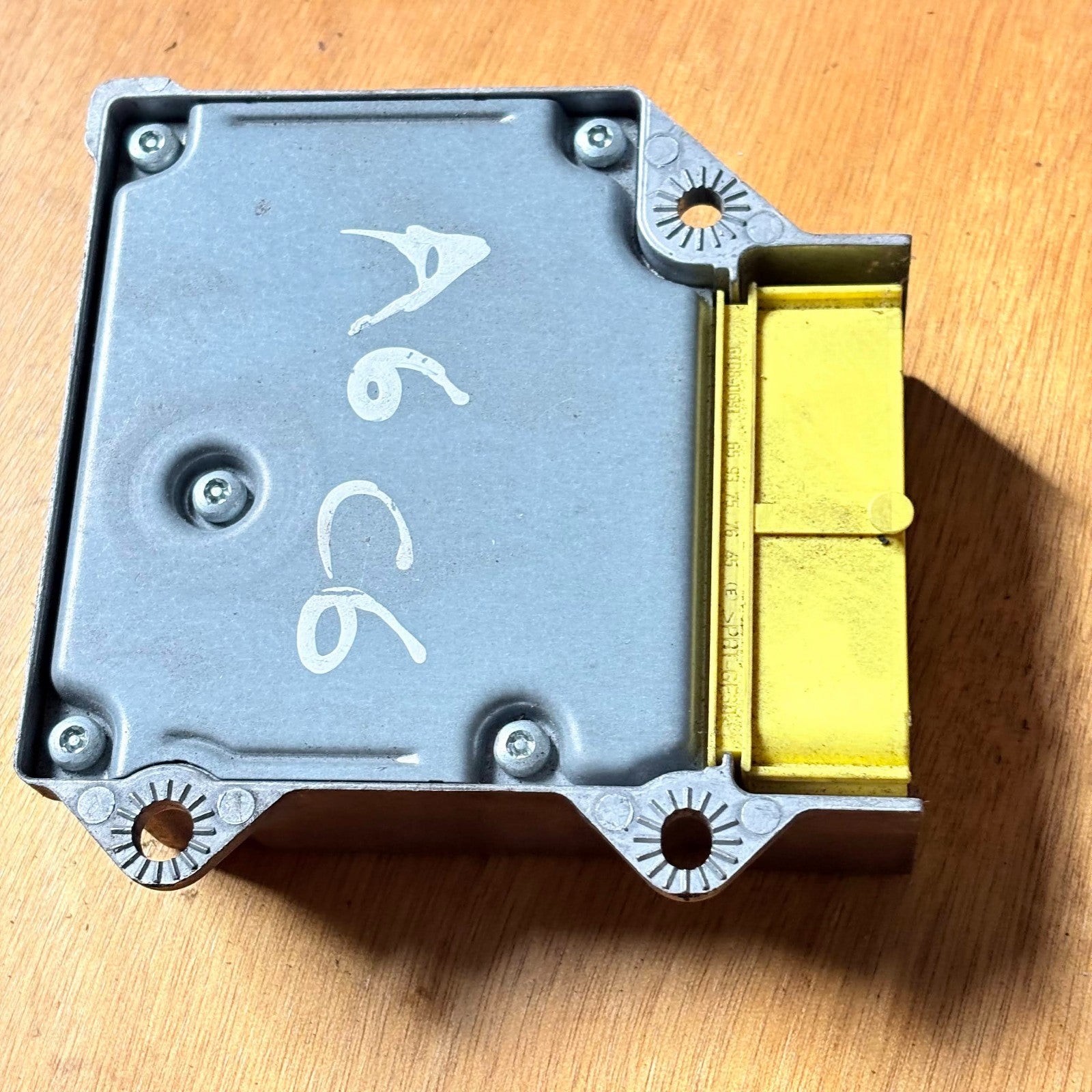 04-11 AUDI A6 C6 SALOON BAG ECU/MODULE 4F0 959 655 B/4F0959655B