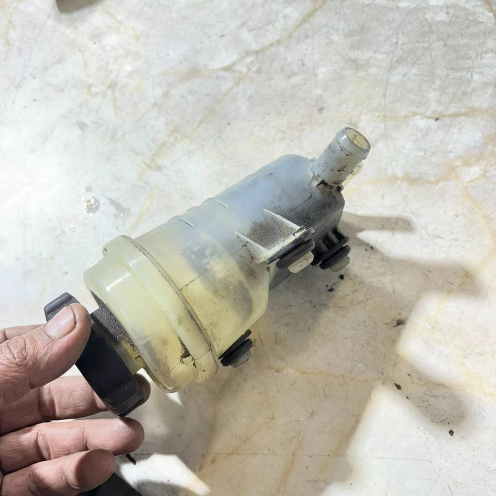 FORD FOCUS MK1 2004 POWER STEERING BOTTLE RESERVOIR 98AG-3R700AH