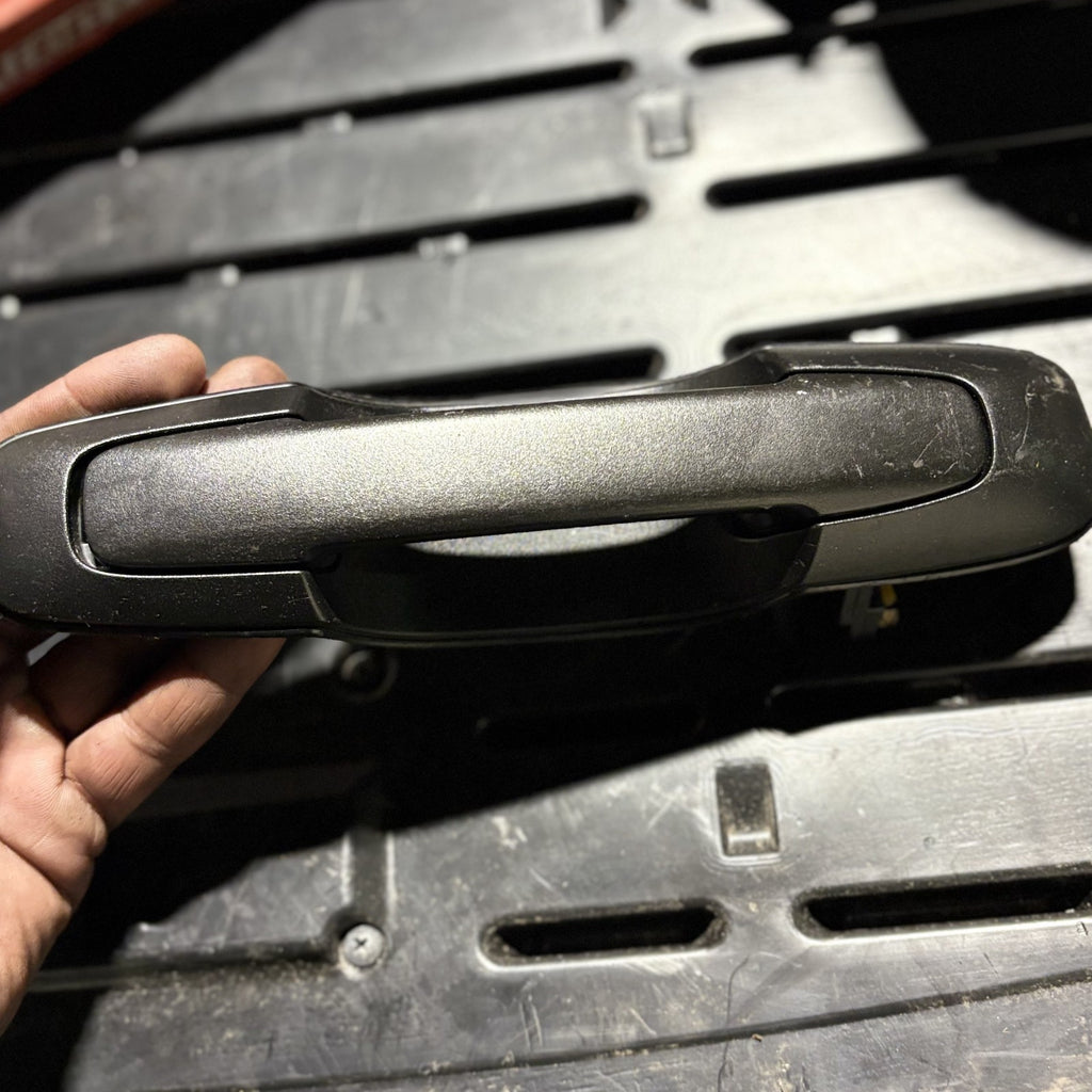 SUZUKI VITARA 1998-2005 Right Drivers Side Front Door Exterior Handle 8281056D00