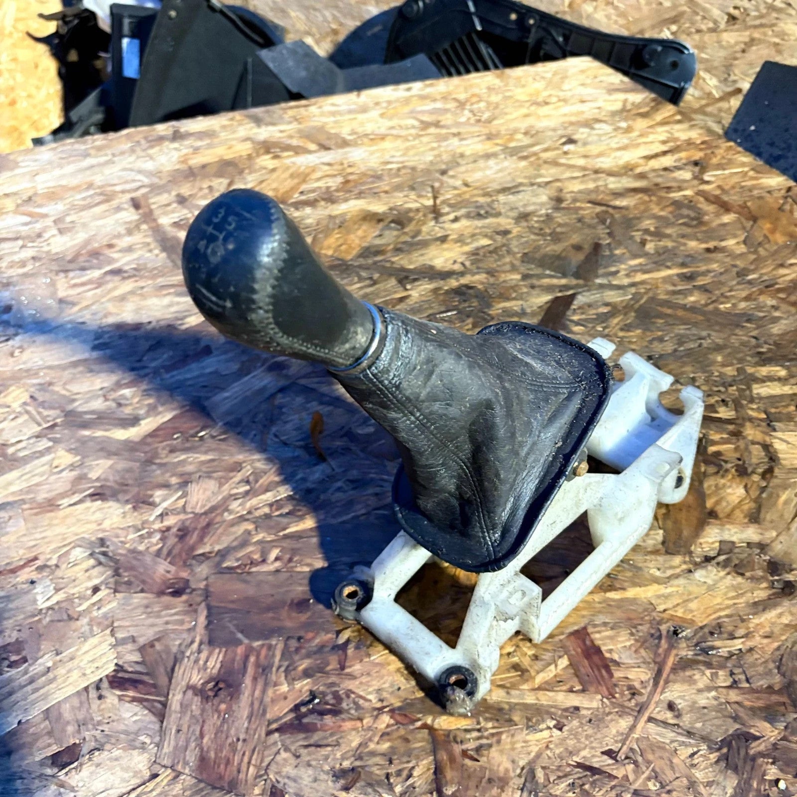 TOYOTA RAV-4 2000-2005 GEAR SELECTOR UNIT 5 SPEED MANUAL