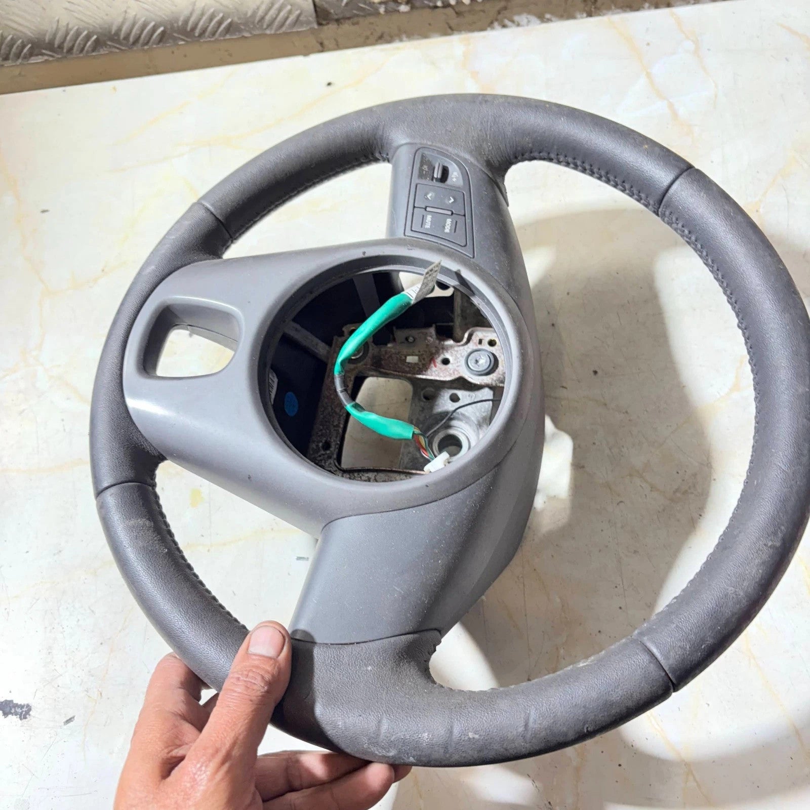 2011-2014 Kia Rio Mk3 UB Multifunction Steering Wheel Audio Buttons