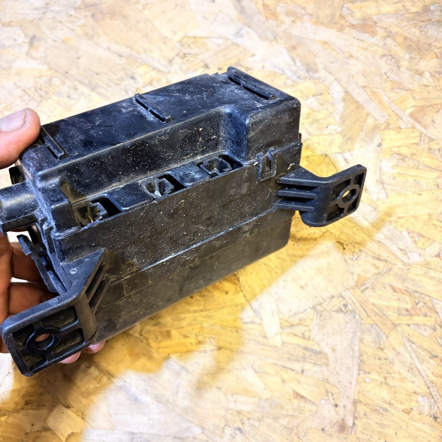 0K53A67BX1 Kia Sorento Carnival MK1 Engine Bay Main Fuse Relay Box Module OEM