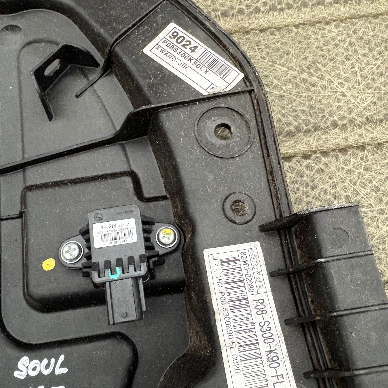 KIA SOUL MK2 2014-2019 FRONT LEFT WINDOW REGULATOR MOTOR 82470-B2080 82450-B2000