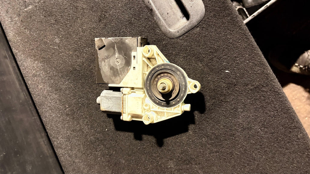 VW Passat B6 3C 05-10 RF Door Window Motor Module 1K0959702P 1K0959792L
