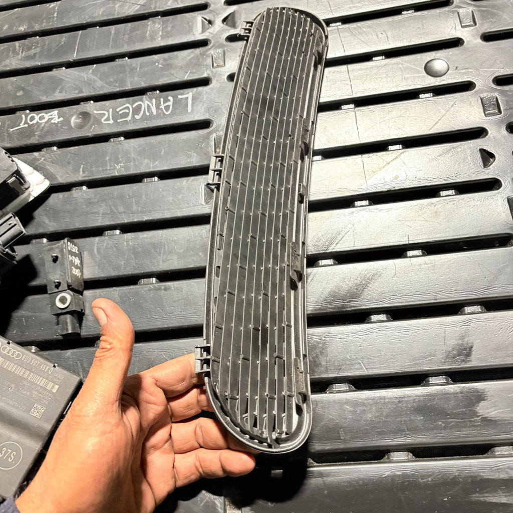 MINI Drivers Front Scuttle Panel Grill Grille for R50 R52 R53 7122506