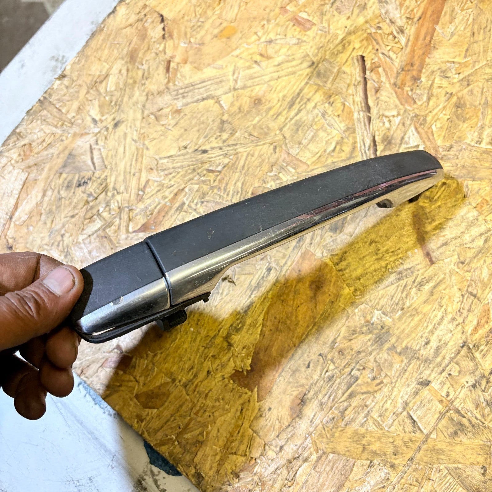 1998-2003 MERCEDES E-CLASS E300 REAR LEFT SIDE EXTERIOR DOOR HANDLE