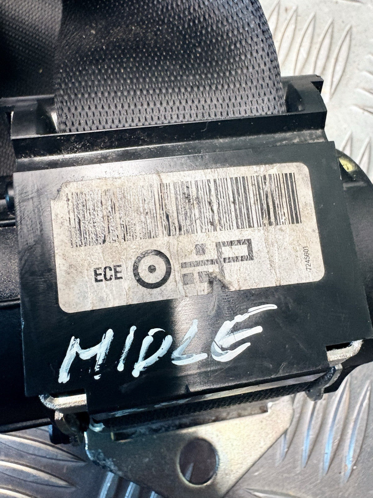 BMW 3 Series E90 (02/2004-12/2011) Rear Centre Seat Belt 72119138234 606091700D