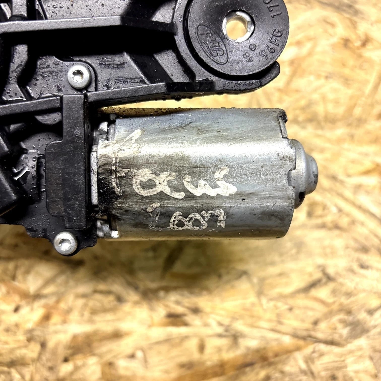 30763683rear windscreen wiper motor for VOLVO V50 FAMILIAR2.0DIESEL 1168576 2007
