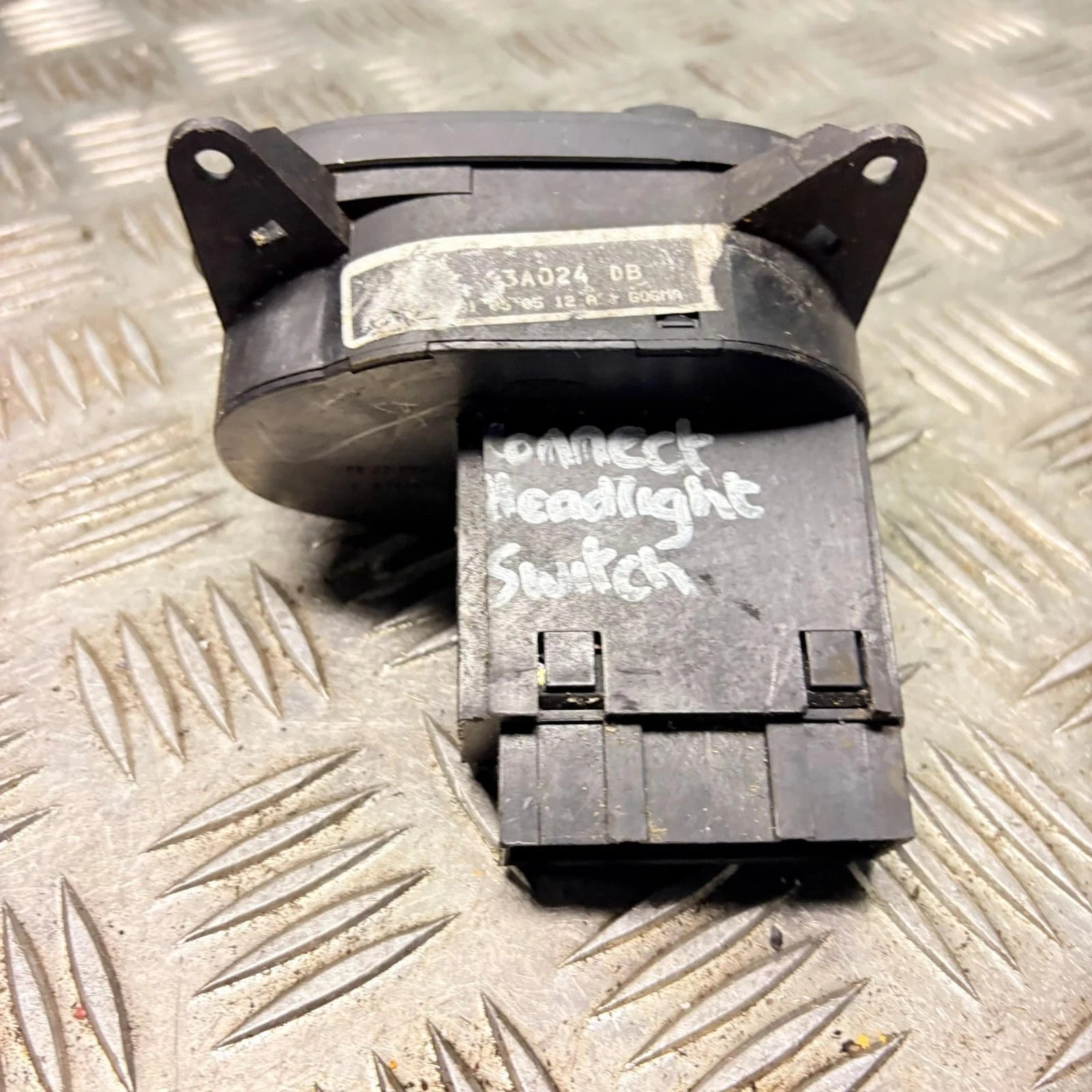Ford Transit Mk6 2000-2006 Transit Connect 2002-2009 Headlight Switch 13A024DB