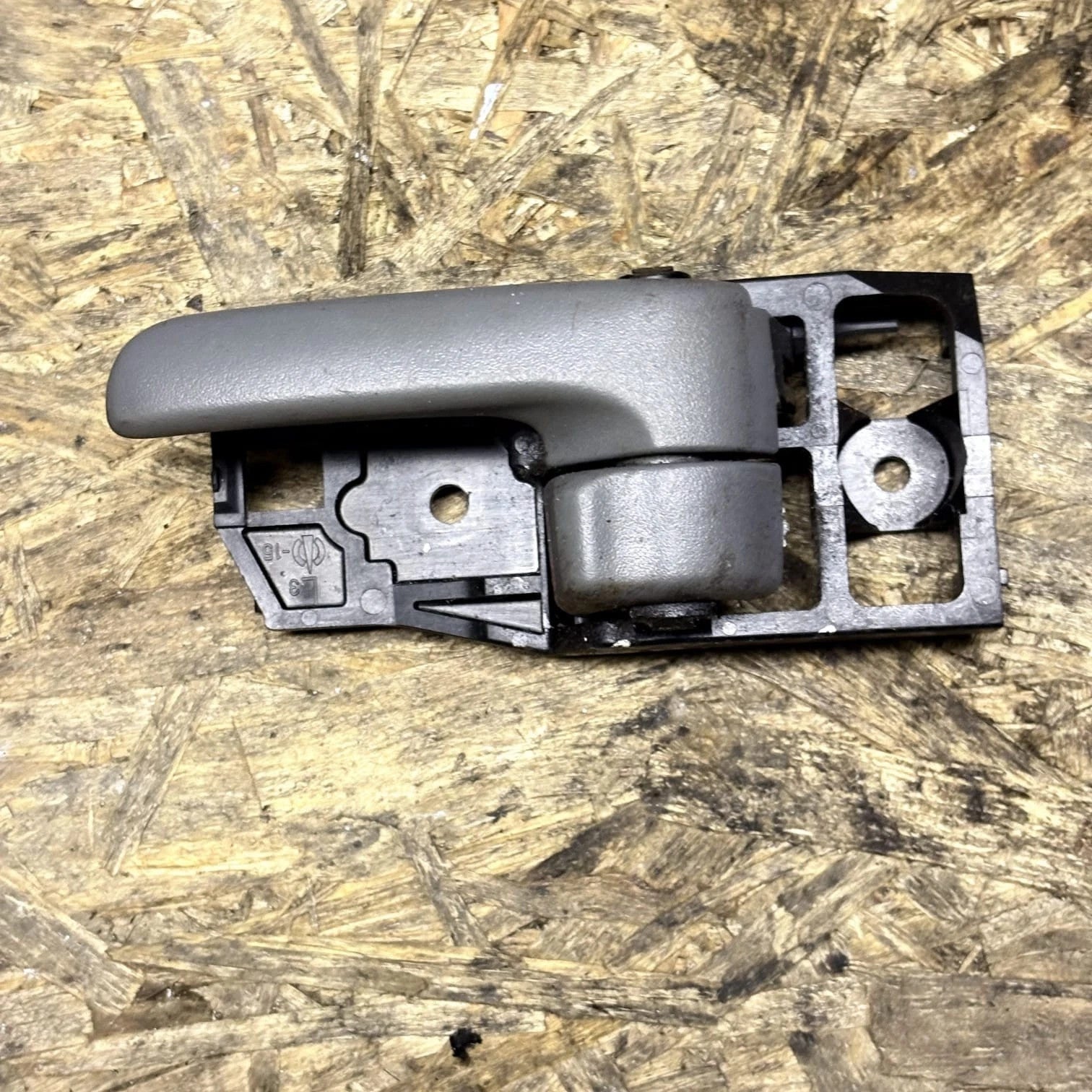 Toyota RAV4 2002 Front Nearside Passenger Interior Door Handle Shadow Grey