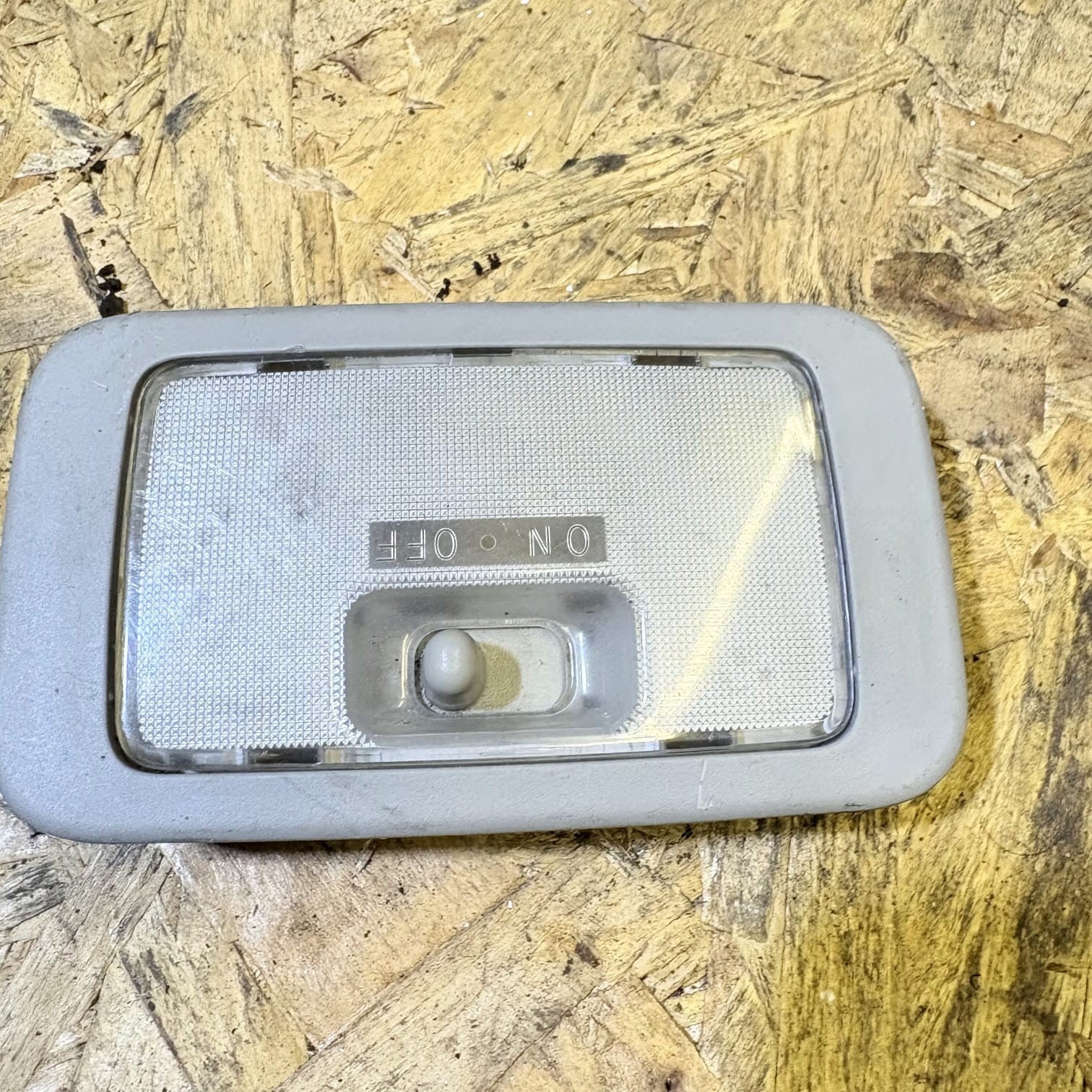 Mitsubishi Shogun MK3 00-06 Rear Roof Interior Reading Light Lamp Dome OEM