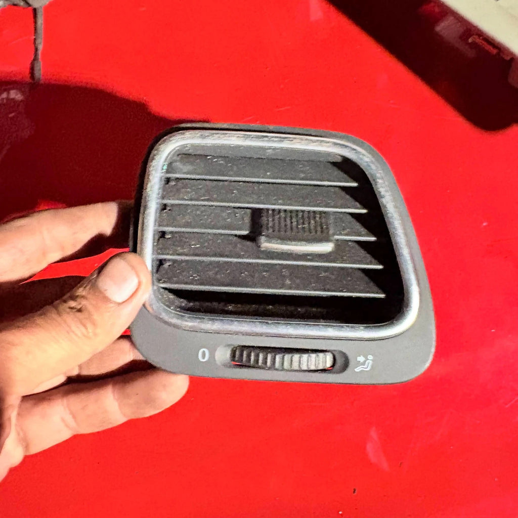 VOLKSWAGEN SCIROCCO 2009 DRIVERS RIGHT DASHBOARD AIR VENT 1Q0819704