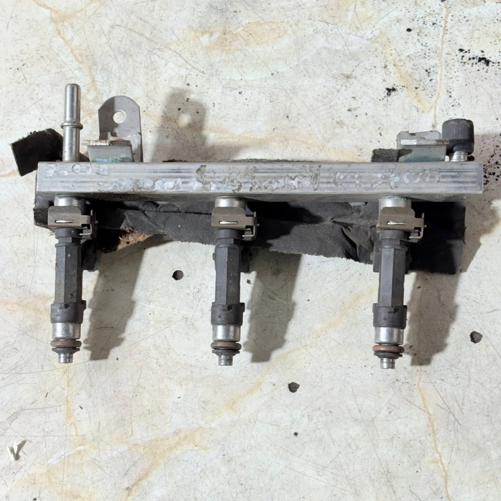VAUXHALL CORSA D FUEL RAIL & INJECTORS 0280151207 BOSCH