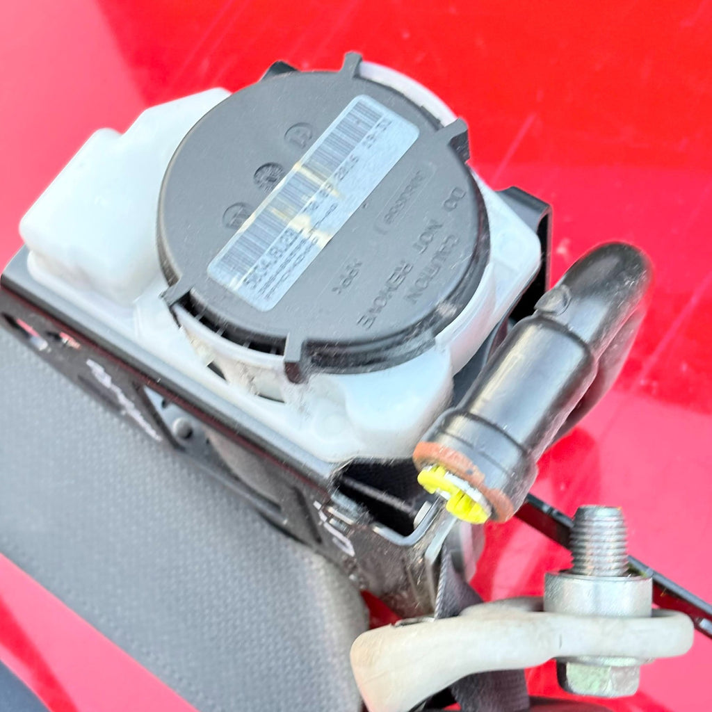 Nissan Navara 2015-Seatbelt