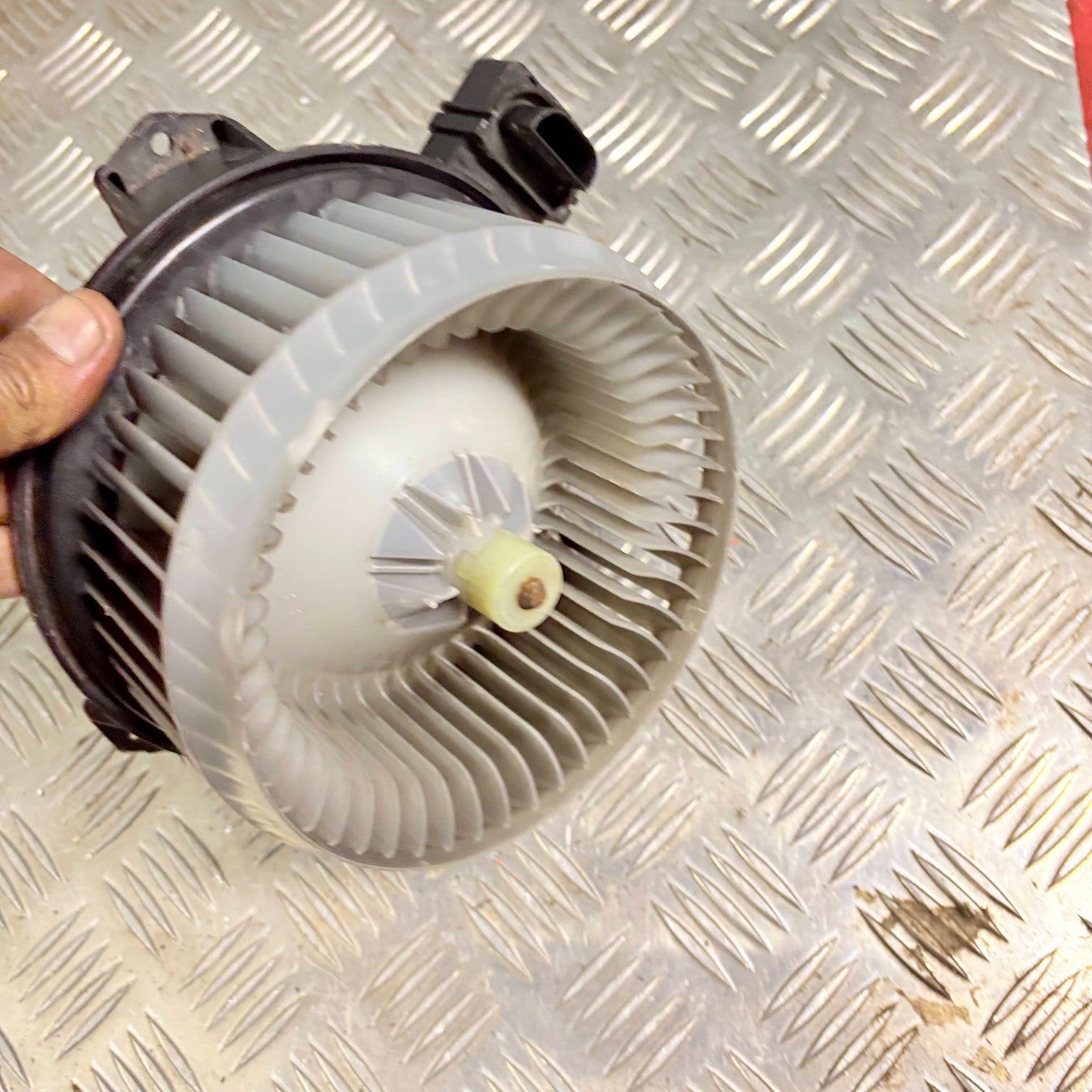DODGE CALIBER 06-12 HEATER BLOWER MOTOR FAN AY272700-5100