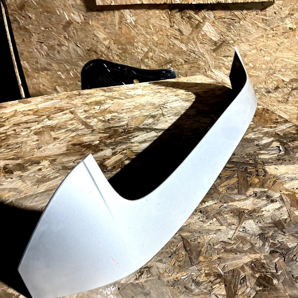 FORD FIESTA STANDARD REAR TAILGATE BOOTLID SPOILER FROZEN WHITE C1BBA44210B 2009