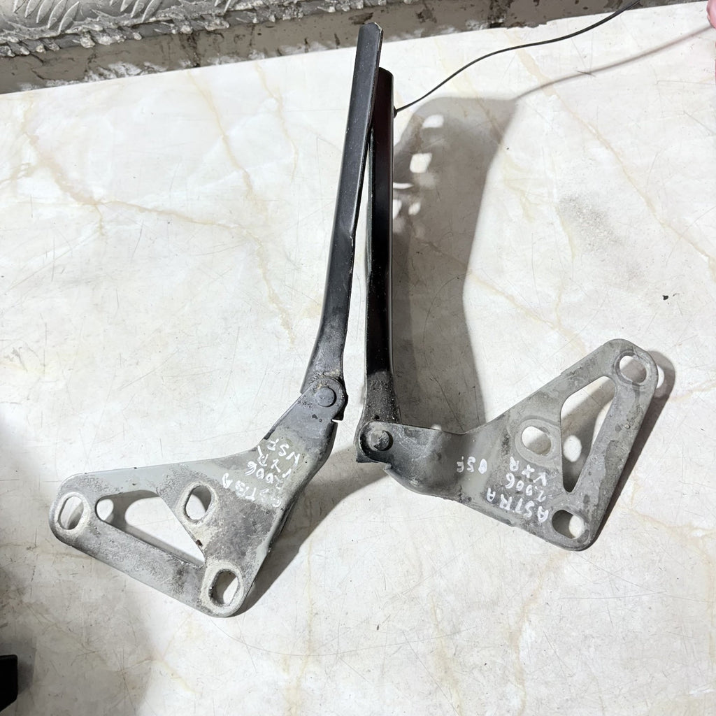 Opel Astra 2006 Set bonnet hood hinge Left/Right Front
