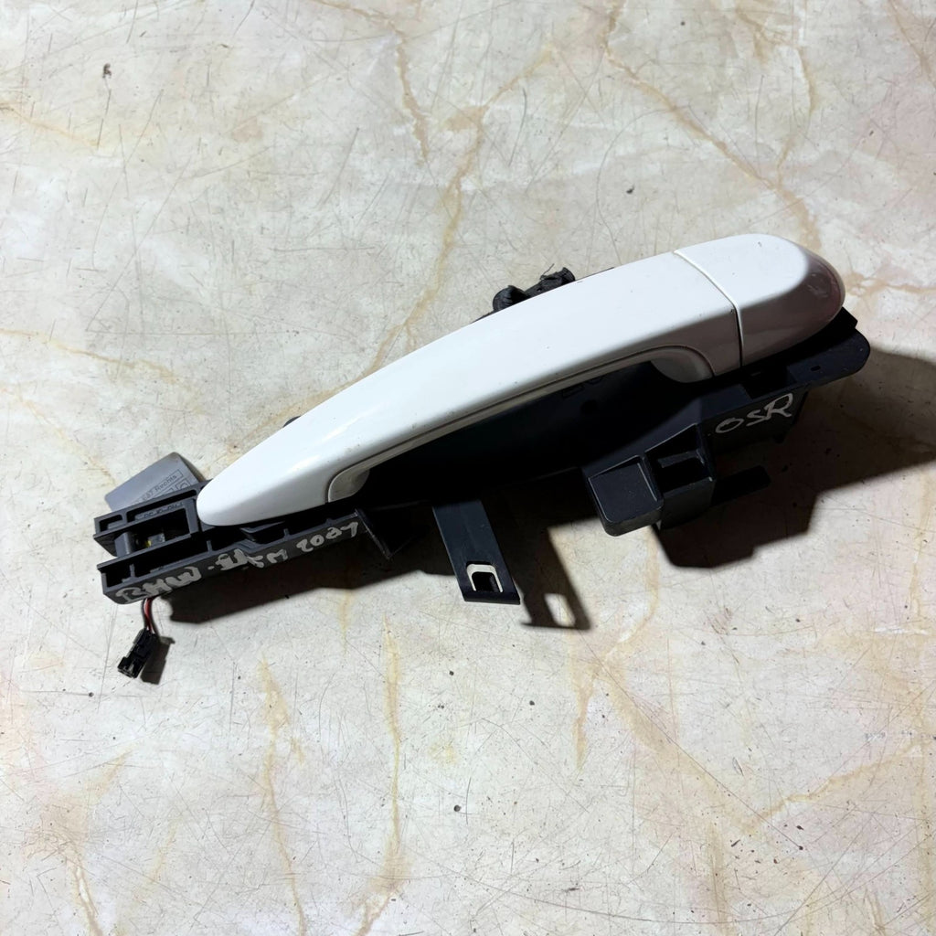 BMW 2007 Rear Right Driver Side Outer Door Handle 140107-10