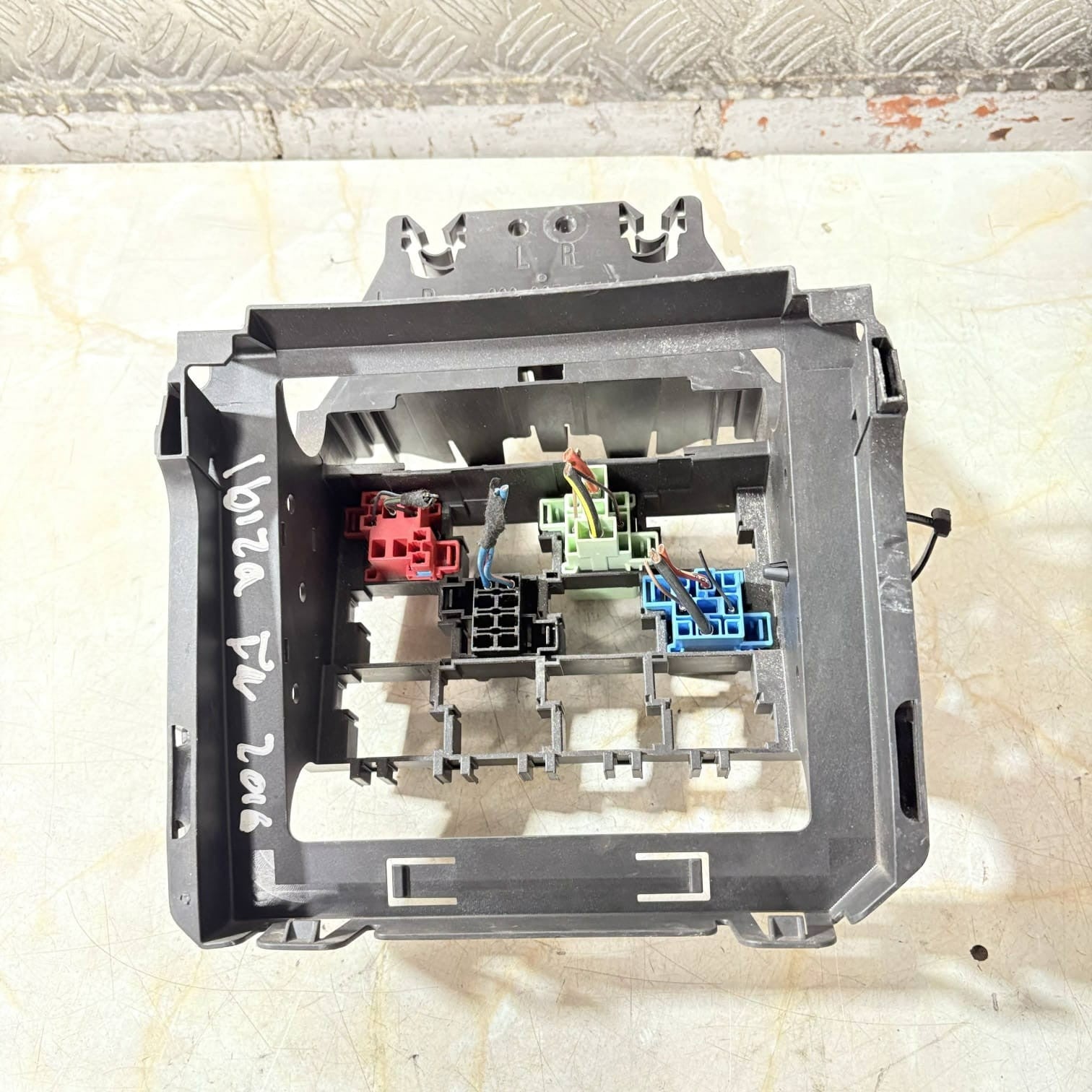 SEAT Ibiza 6J Mk4 2016-2017 Fuse/Relay Box Mount Bracket 6C0907371A