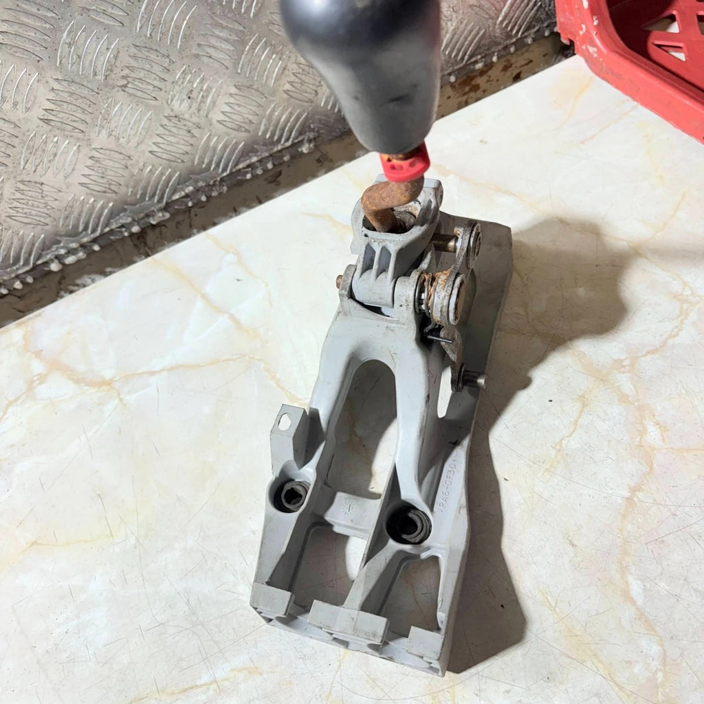 TOYOTA PREVIA 2005 D-4D RHD MANUAL GEAR BOX GEAR SELECTOR GEARSTICK LEVER