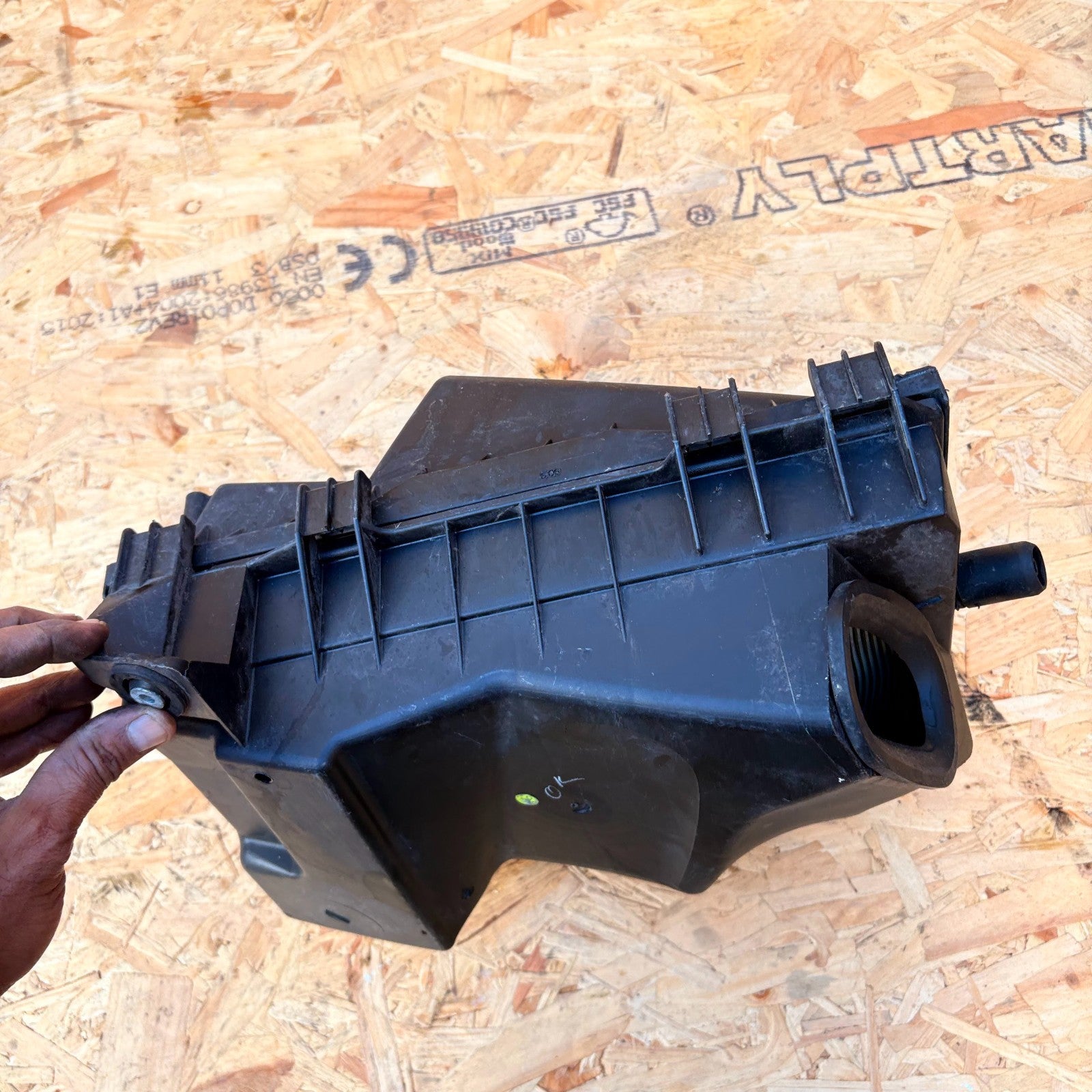 Volkswagen New Beetle 1997-2005 Air Filter Housing Box Airbox Intake (3 Door)