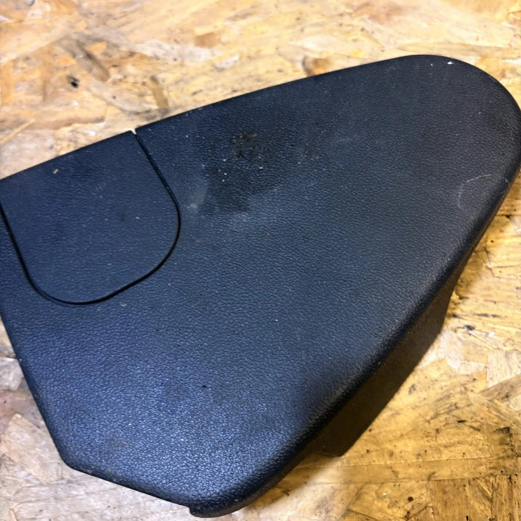 Mercedes E class W211 FRONT LEFT SEAT BELT COVER TRIM a2119184336