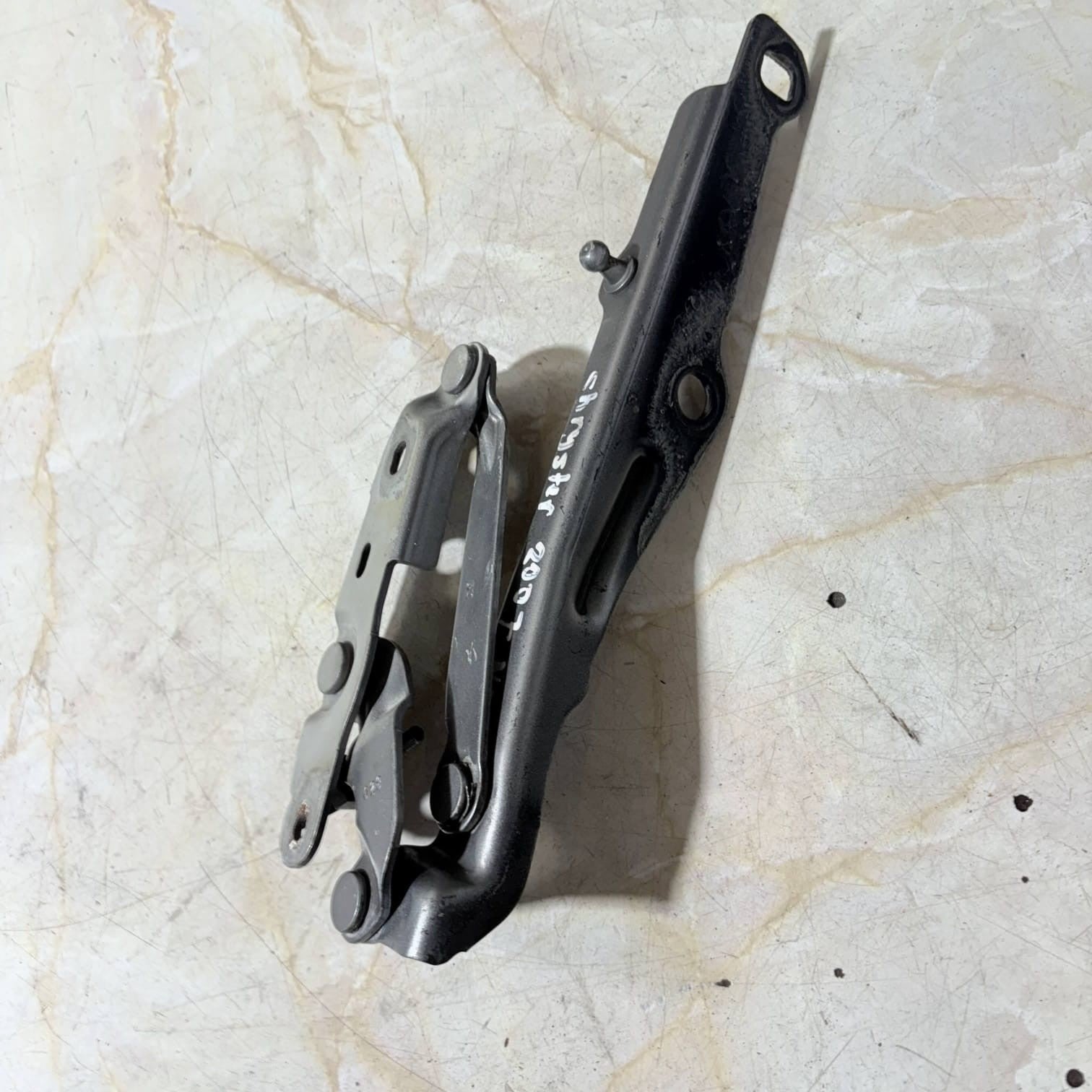 Chrysler 300C 2005-2010 Front Left Bonnet Hinge