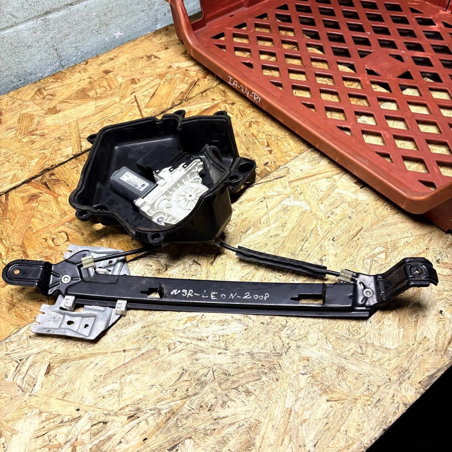 SEAT Leon Mk2 1P1 2006-2013 Rear Left Window Regulator 1P0839401A