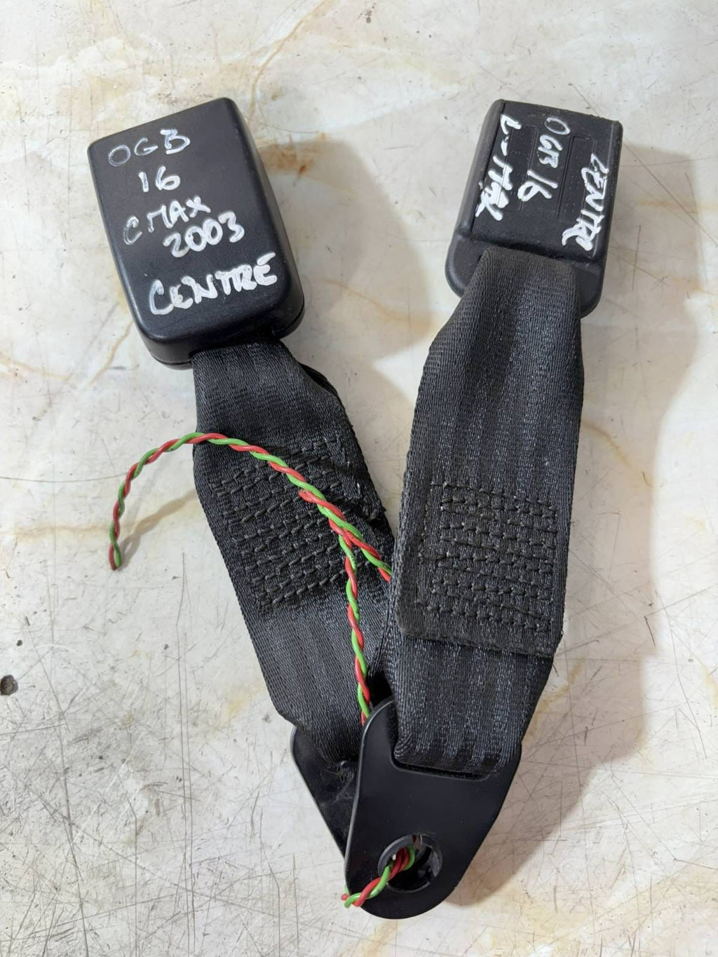 FORD FOCUS SEAT BELT STALK CLASP BUCKLE CENTER REAR 3M45-R60044BD-R60044CD 2003