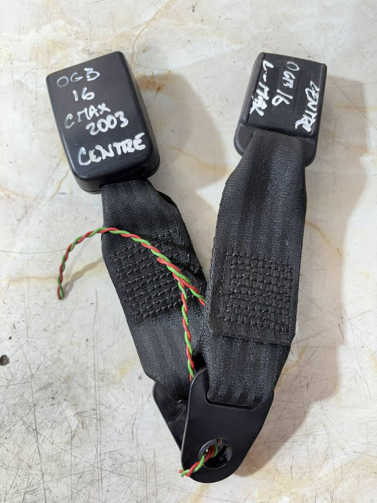 FORD FOCUS SEAT BELT STALK CLASP BUCKLE CENTER REAR 3M45-R60044BD-R60044CD 2003