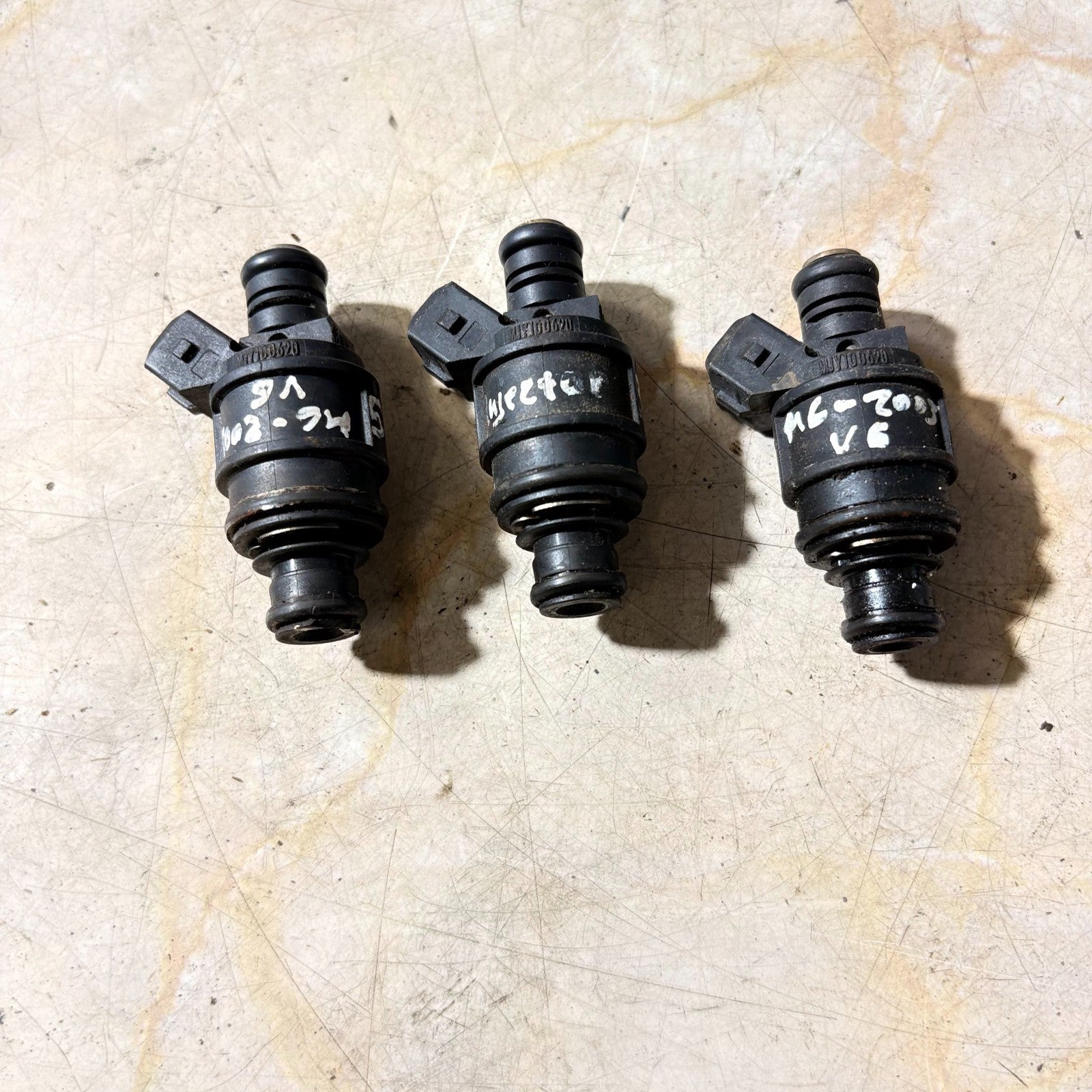 MG 2002-2005 FUEL INJECTORS MJY100620 SET OF 3