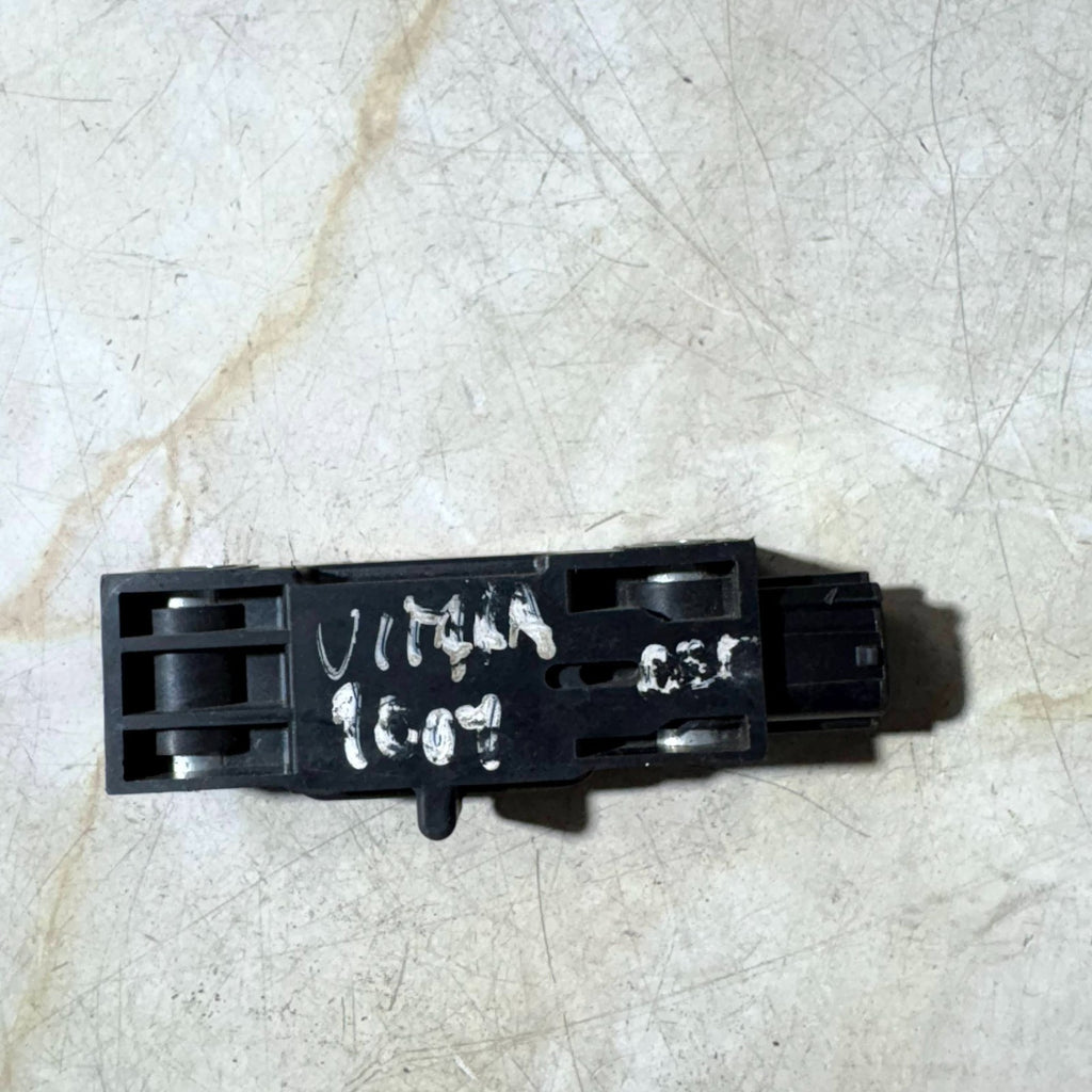 Suzuki Grand Vitara MK3 2005-15 Front Right Side Impact Crash Sensor 38930-65J30