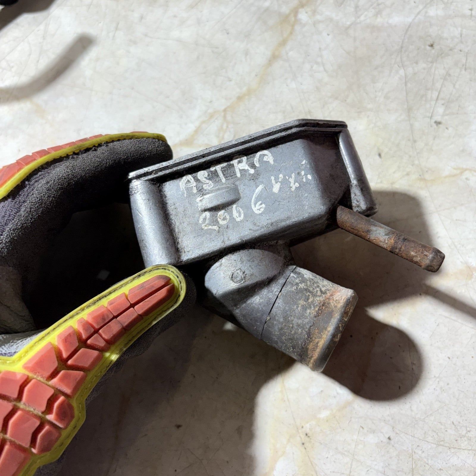 Thermostat Assy (Coolant Thermostat) for Opel Astra 2006