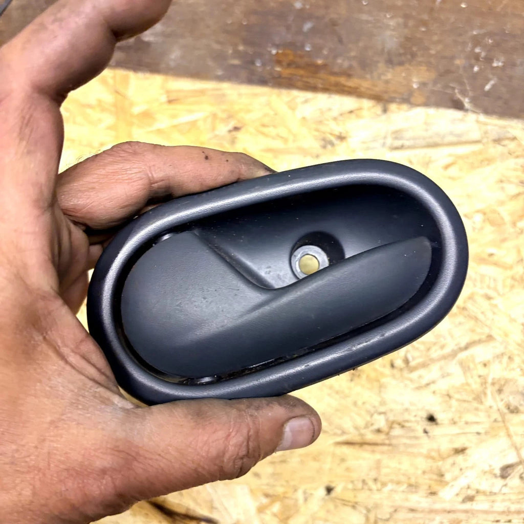 Dacia Sandero/Stepway Mk2 2012-2020 Left Interior Door Handle 8200733848