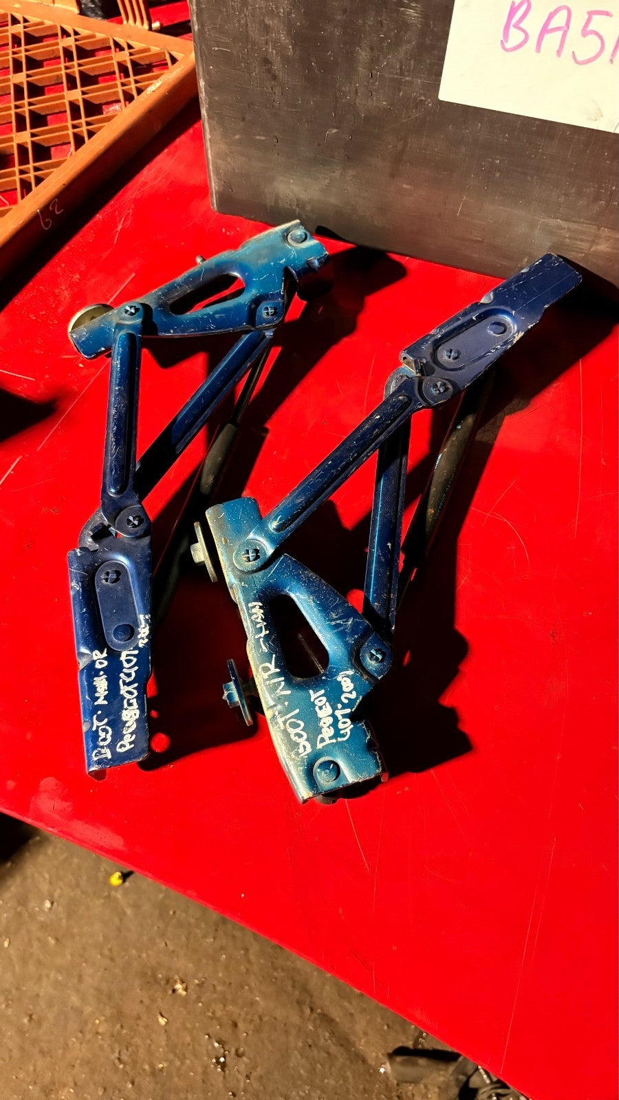 Rear hood Hinges for Peugeot 407 2007