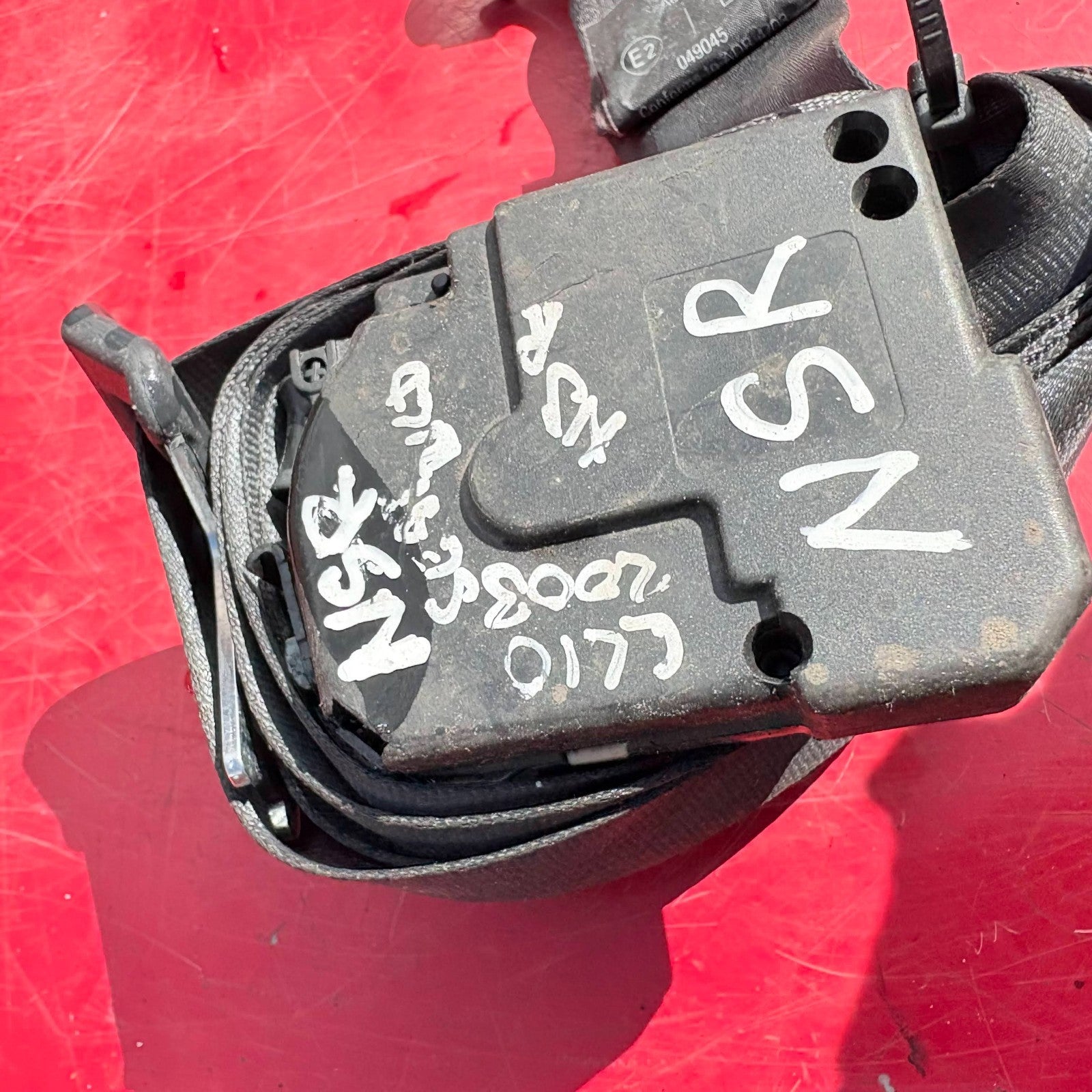 Renault Clio Mk2 2003 Passenger Side Rear Seat Belt (3303 9389) (282145A)