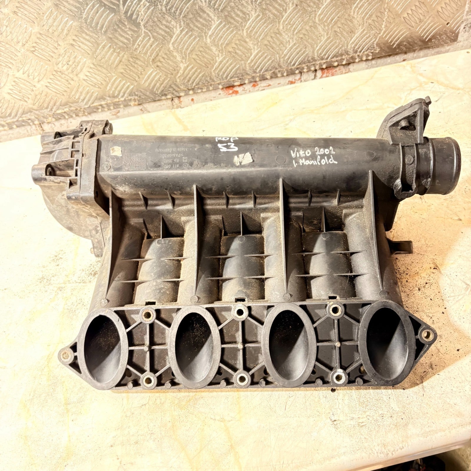 MERCEDES VITO VIANO W638 2.2 CDI INTAKE INLET MANIFOLD A6110903582 2002