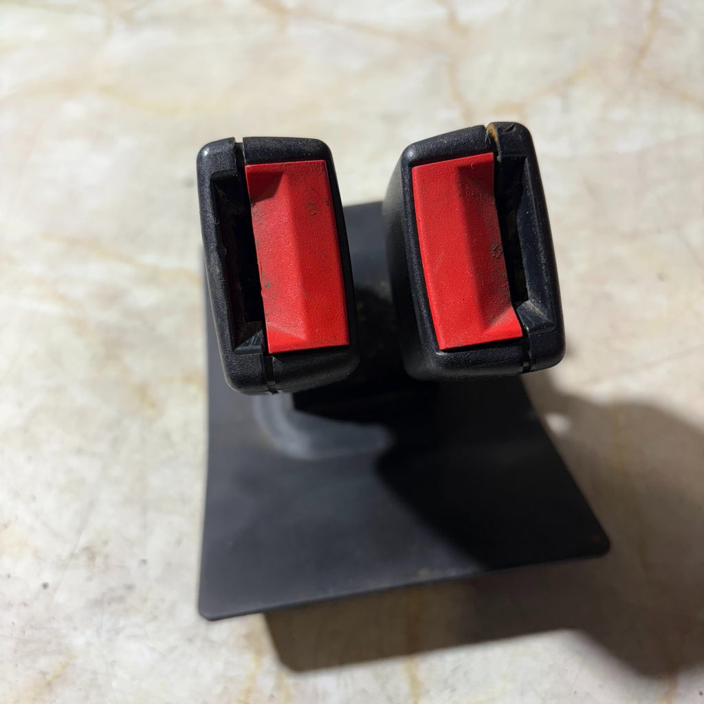 BMW MINI Rear Seat Belt Buckles Pair Centre R50 R53 One/Cooper 5321261A 01-06